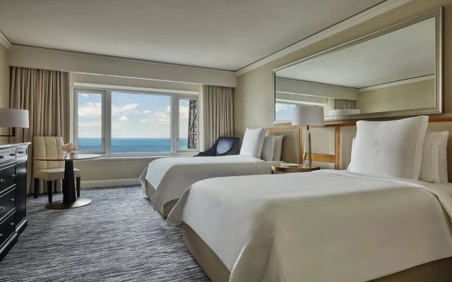Twin room with lake view