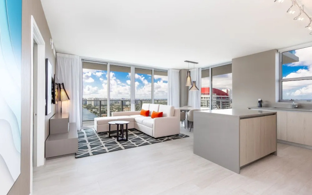 3 Bedrooms Luxury Suite with partial ocean view
