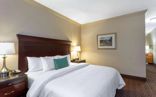 2 Bedrooms Sextuple Suite