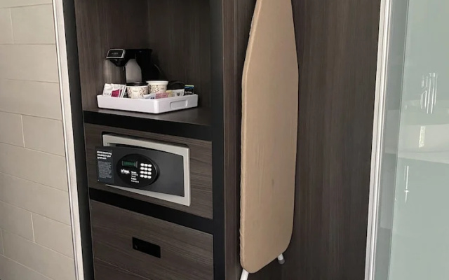 1 Bedroom Suite