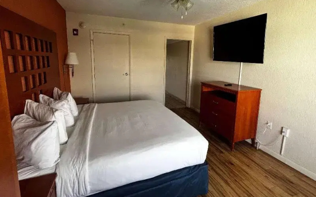 Quadruple Suite