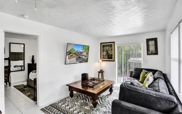 2 Bedrooms Apartment