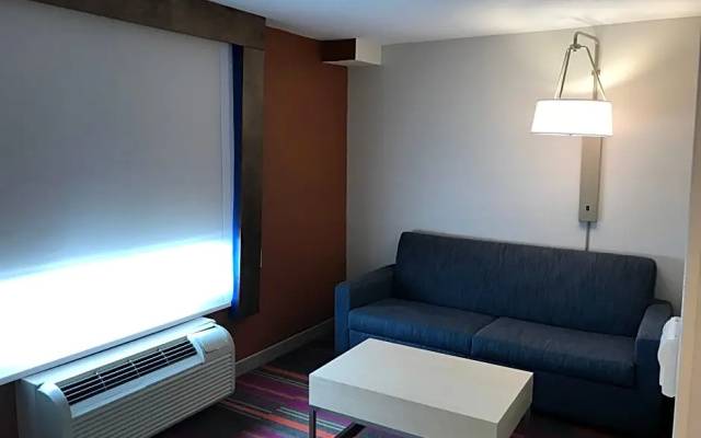 Deluxe Quadruple Suite