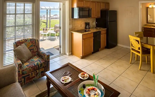 2 Bedrooms Standard room with partial ocean view