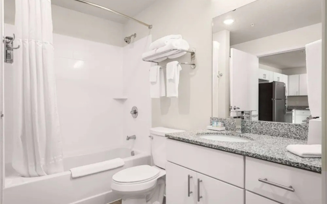 2 Bedrooms Suite with balcony