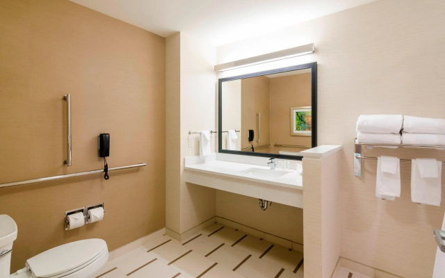 Quadruple Suite with pool view