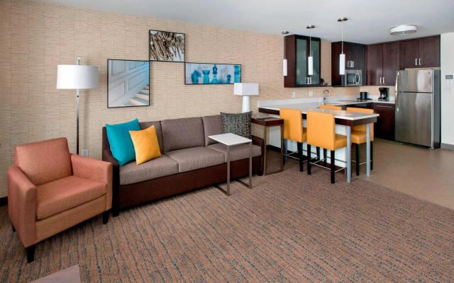 1 Bedroom Double Suite with lake view