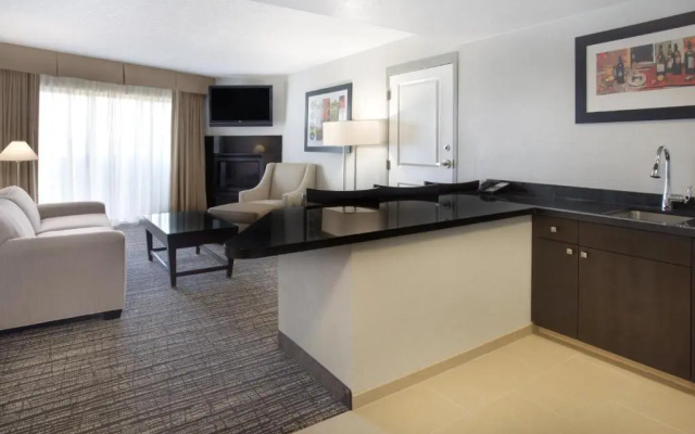 Deluxe Suite