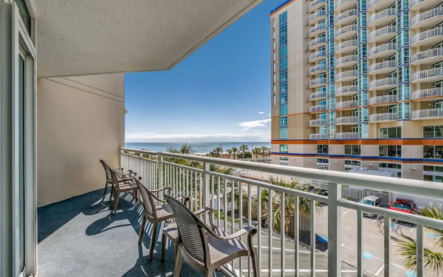 3 Bedrooms Standard room with balcony and with partial sea view