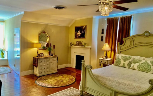 Deluxe Suite