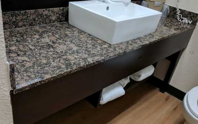 Standard Quadruple Suite