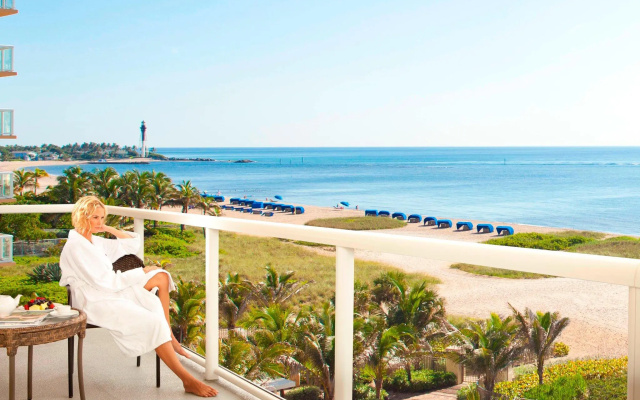 Standard Double room with balcony and oceanfront