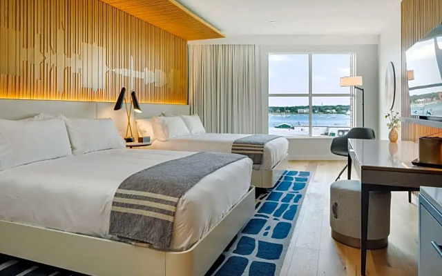 Accessible Quadruple room with water view