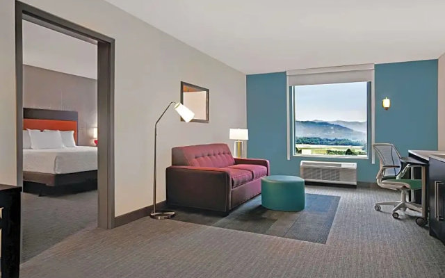 Suite with mountain view
