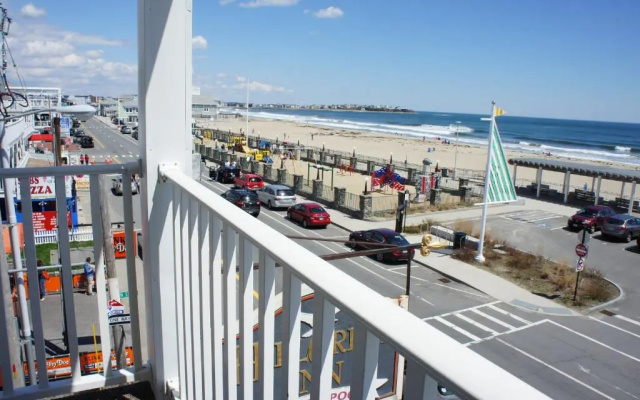 Standard Double room with balcony and oceanfront