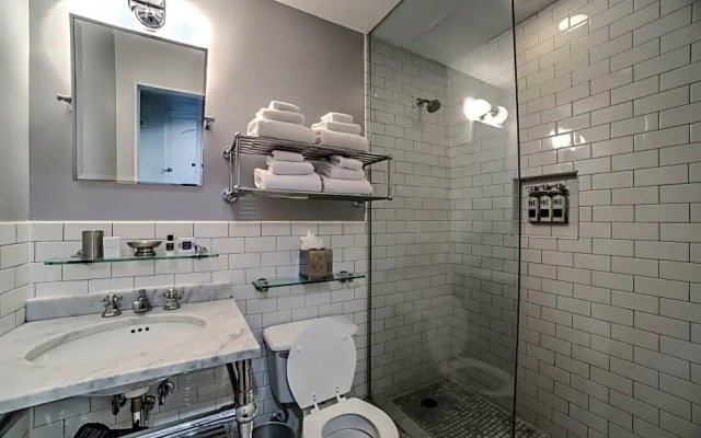 Standard Double room with city view