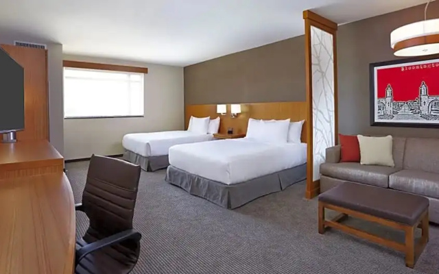 Quadruple room with city view
