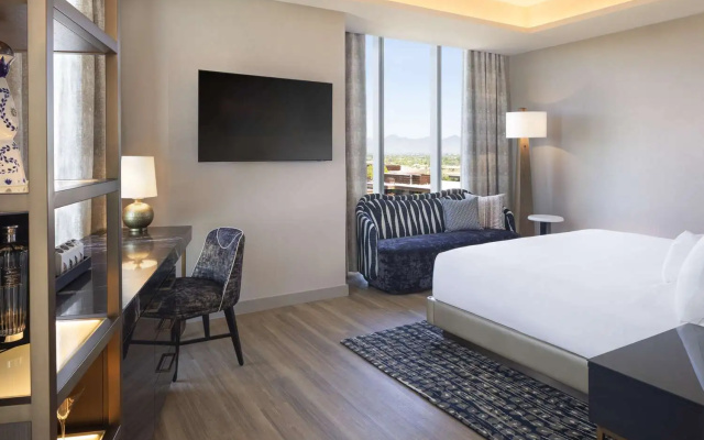 Suite with mountain view