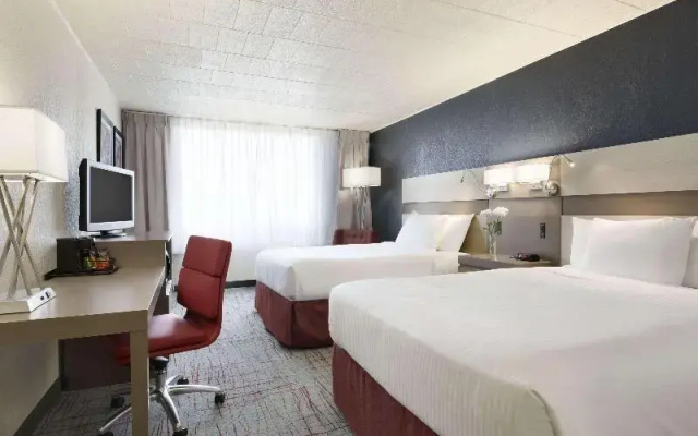 Deluxe Quadruple room with balcony