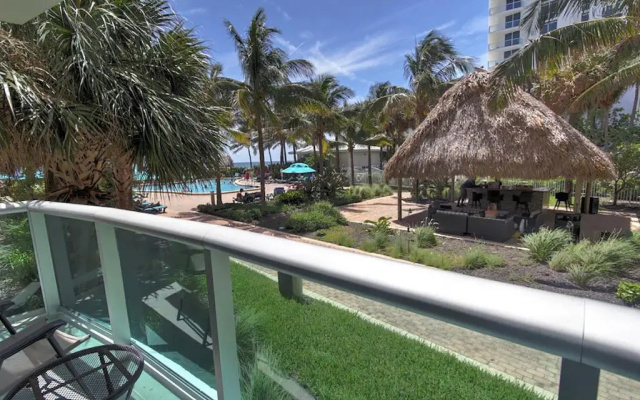 2 Bedrooms Apartment with ocean view