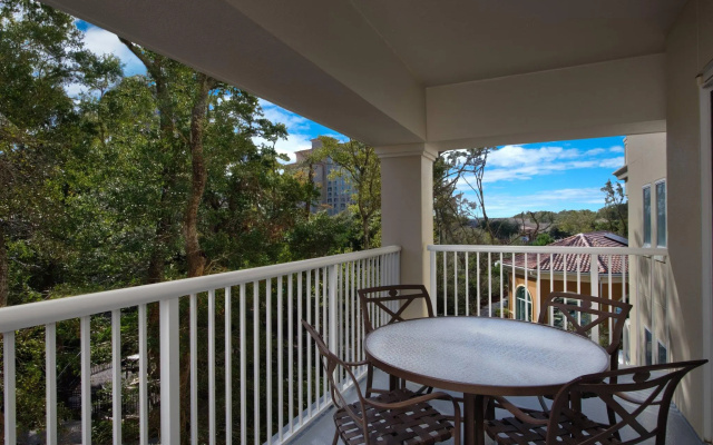 2 Bedrooms Villa with balcony and with garden view