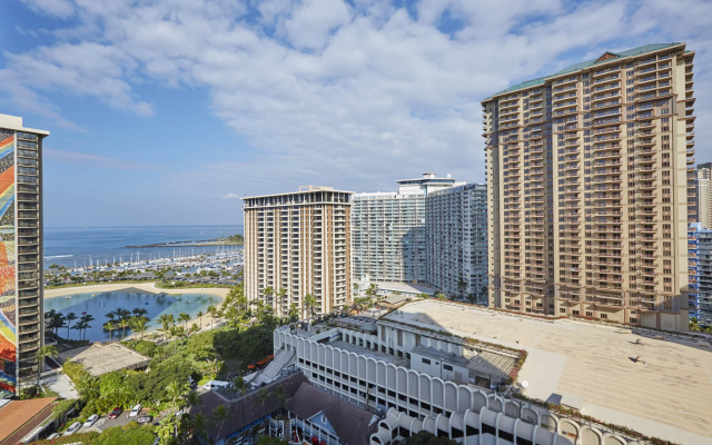 Tapa Collection Quadruple room with partial ocean view