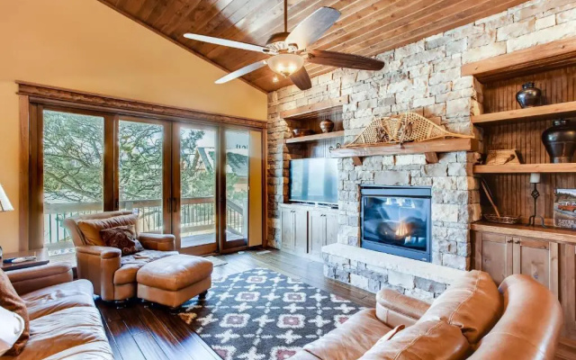 5 Bedrooms Cottage