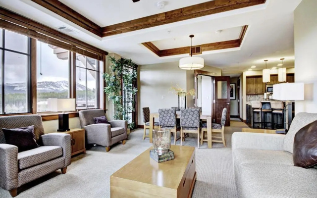3 Bedrooms Apartment