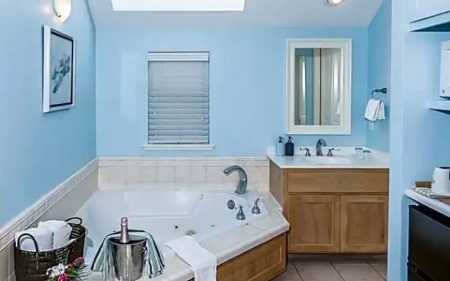 Deluxe room with balcony and with sea view