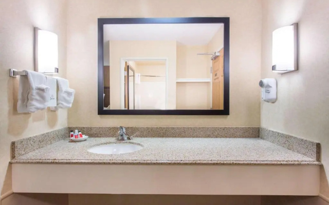 2 Bedrooms Quadruple Family Suite