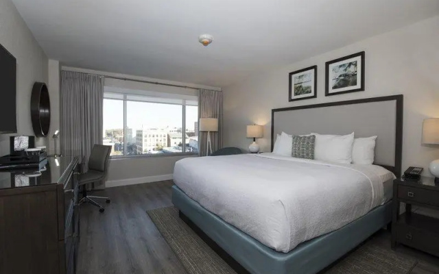 1 Bedroom Suite with historic city view