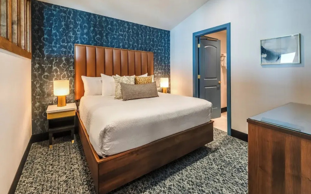 2 Bedrooms Superior Double Suite with balcony