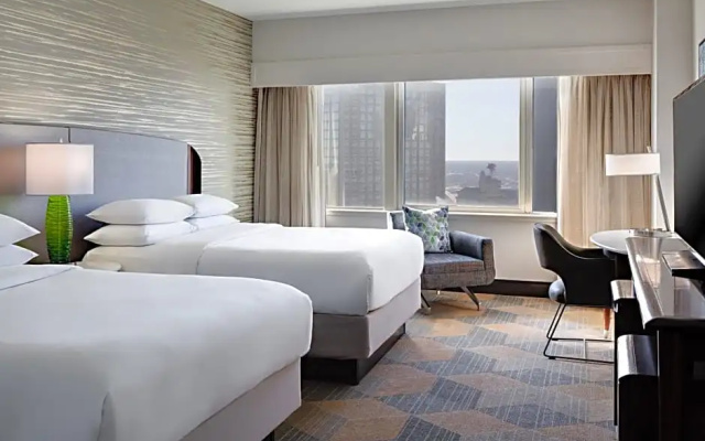 Deluxe Quadruple room with city view