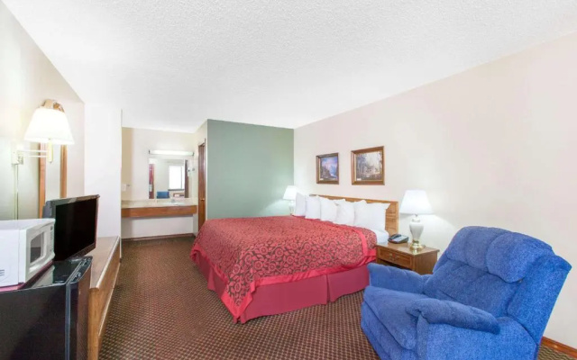 Suite with land view