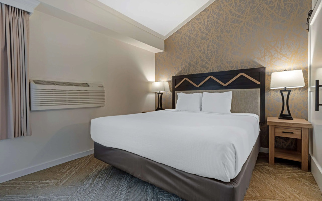 2 Bedrooms Quadruple Suite