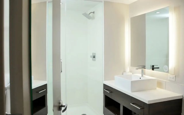 1 Bedroom Suite