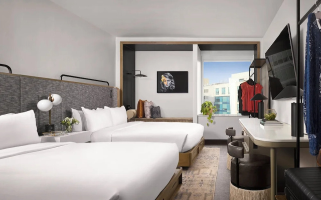 Premium Quadruple room with courtyard view