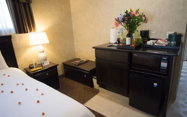 Deluxe Suite