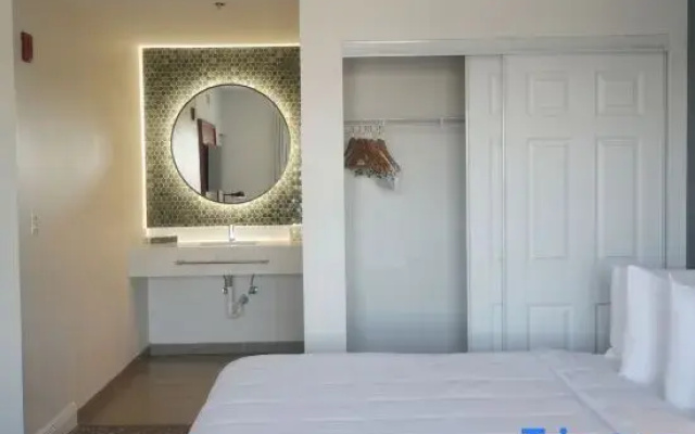 1 Bedroom Double Suite with pool view