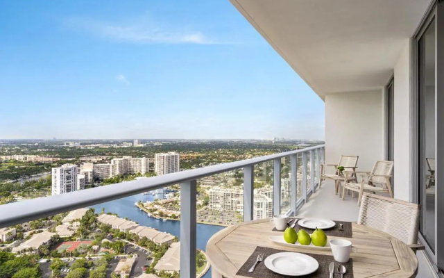 1 Bedroom Suite with city view