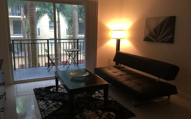 2 Bedrooms Luxury Apartment with city view