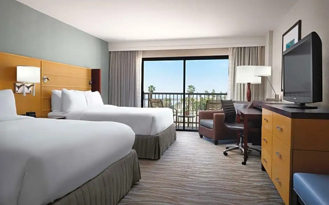 Quadruple room with partial ocean view