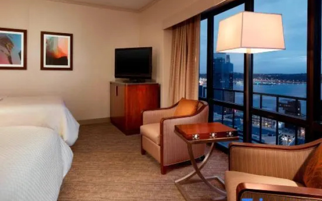Premium Quadruple room with water view