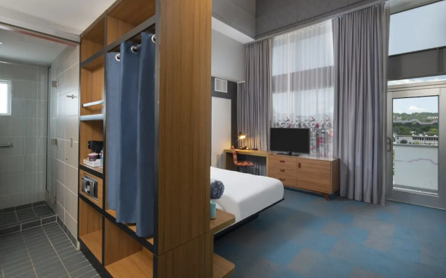 Standard Double room with balcony and with city view