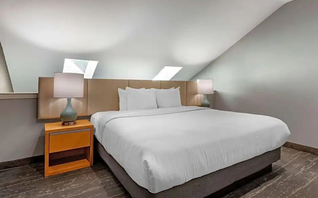 2 Bedrooms Suite
