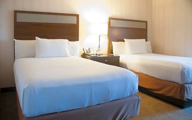 Deluxe Quadruple (2 double beds) room