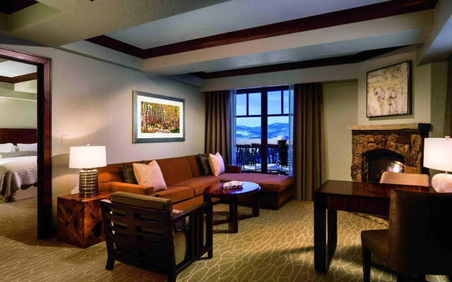 1 Bedroom Executive Club Suite