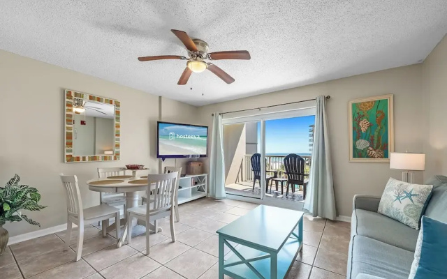 2 Bedrooms Comfort room with balcony