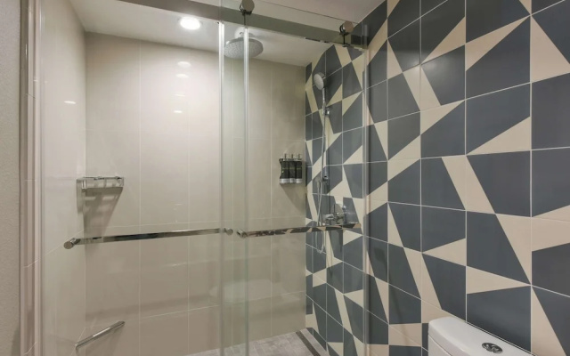 1 Bedroom Suite
