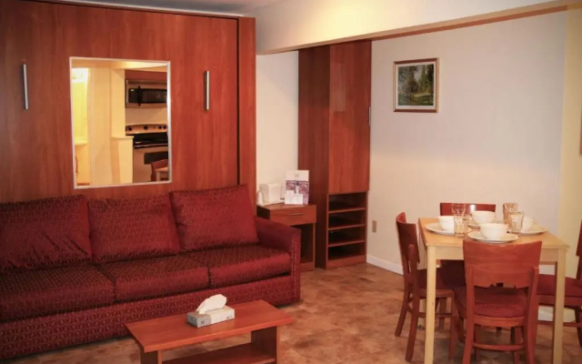 1 Bedroom Apartment with pool view